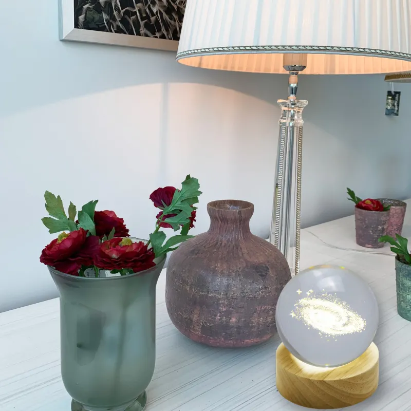 Valentienstag|Tiere & Figuren^Cristalica Glaskugel Hologramm Motive inkl. Holz LED-Untersetzer