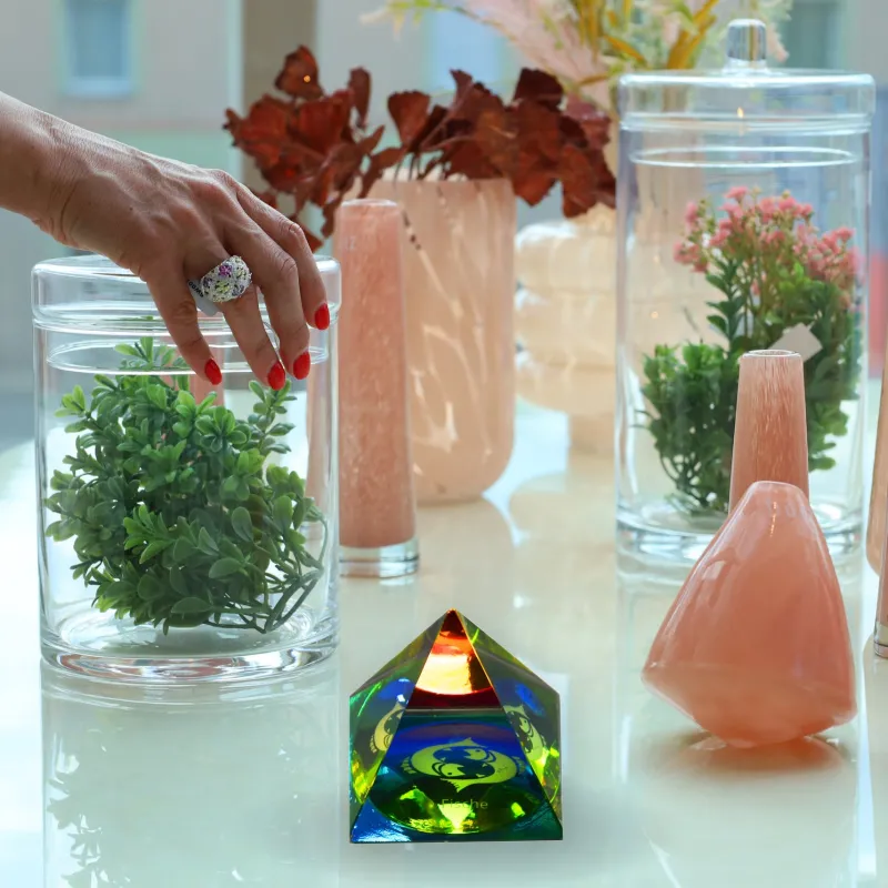 Valentienstag|Frauen^Cristalica Glaspyramide mit Sternzeichen Höhe ca. 6,5cm