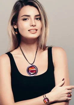 Halskette|Fusing Glasschmuck^Art Glass Halskette Brilliance mit mit Glasanhänger Rot Schwarz Gold Silber Fusing (Lederband)