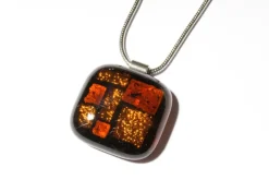 Halskette|Fusing Glasschmuck^Cristalica Halskette eckig mit Glasanhänger Rot Bronze Fusing (Edelstahlkette)