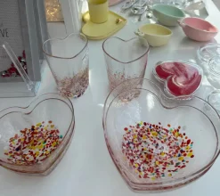 Valentienstag|Schalen & Schüsseln^Cristalica Herzschale Glasschale Bunt Konfeti/Transparent