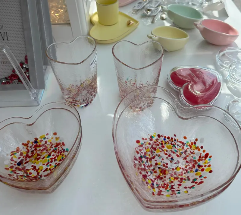 Valentienstag|Schalen & Schüsseln^Cristalica Herzschale Glasschale Bunt Konfeti/Transparent